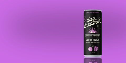 Day Dreamer Berry Bliss cannabis sparkling water on a purple background